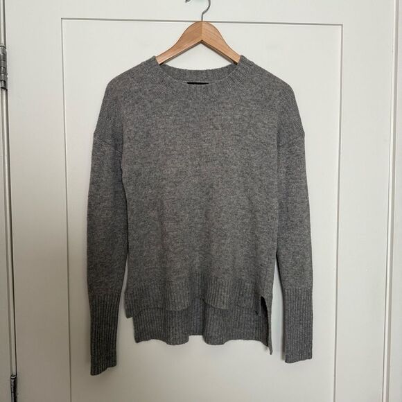 J Crew Sweater Womens Sz XS Gray Knit Wool Blend High Low Hem Crew Neck Preppy - Picture 1 of 12